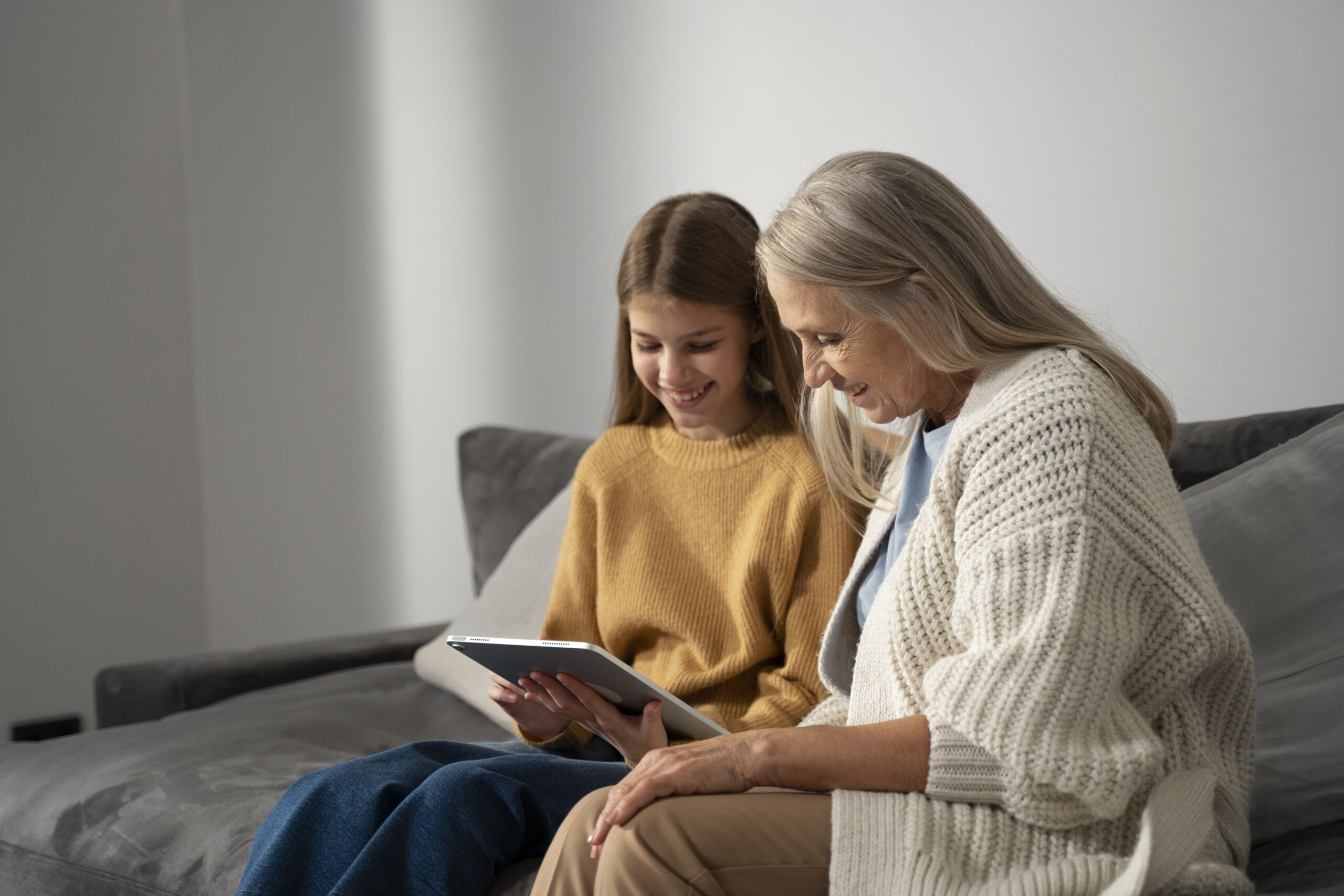 A young women using a memory support app to ease her mental load.